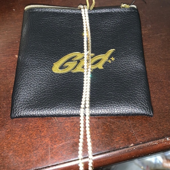 18” GLD chain! new condition. Available to offers. - Picture 3 of 3